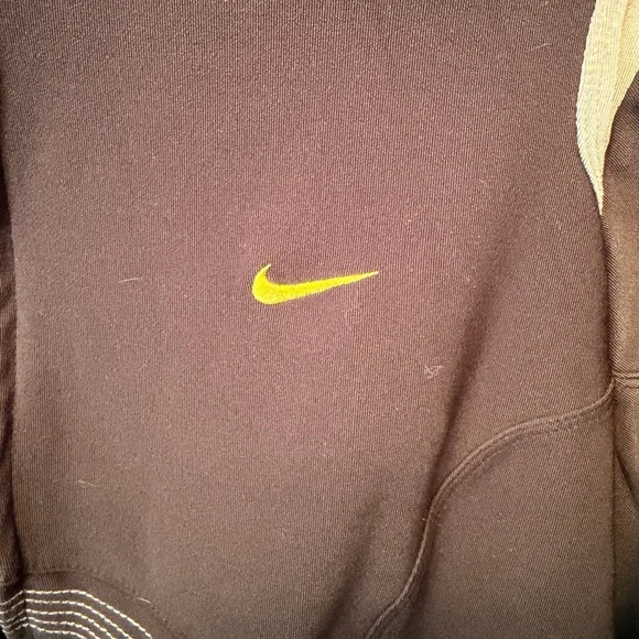 Nike Dri Fit Women’s Size Medium Black Embroidered Track Running Gym Jacket - Picture 3 of 9